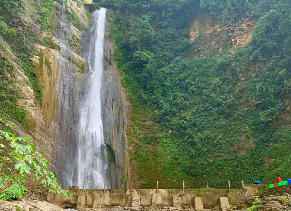 waterfall in neal